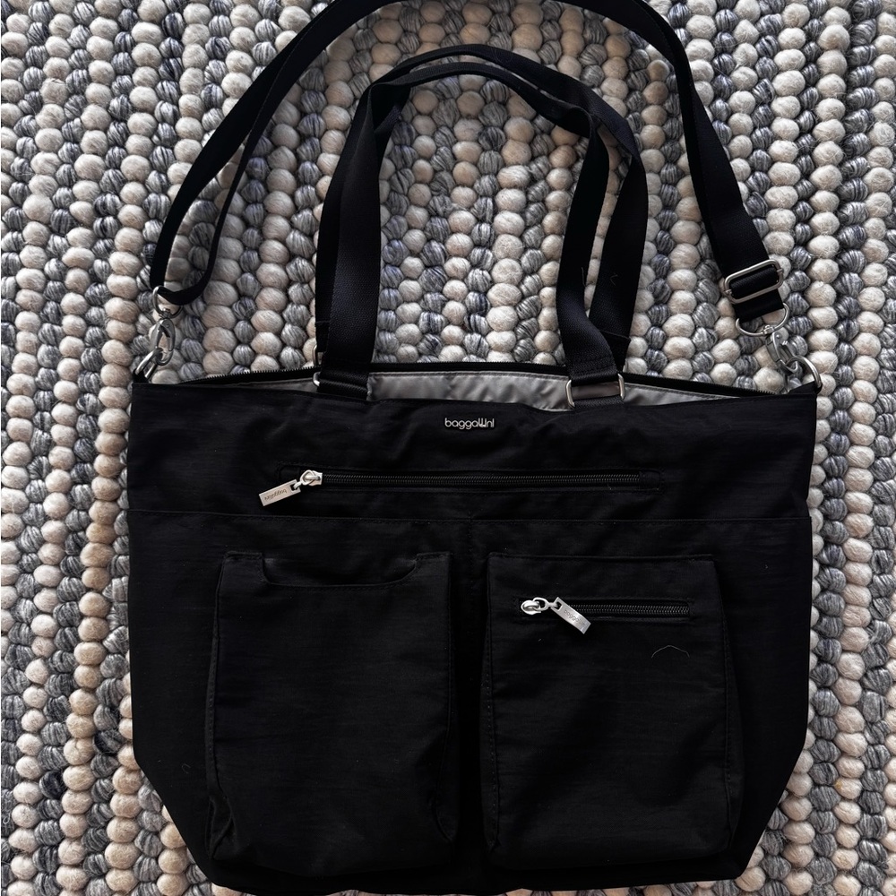 Baggallini Black Any Day Tote